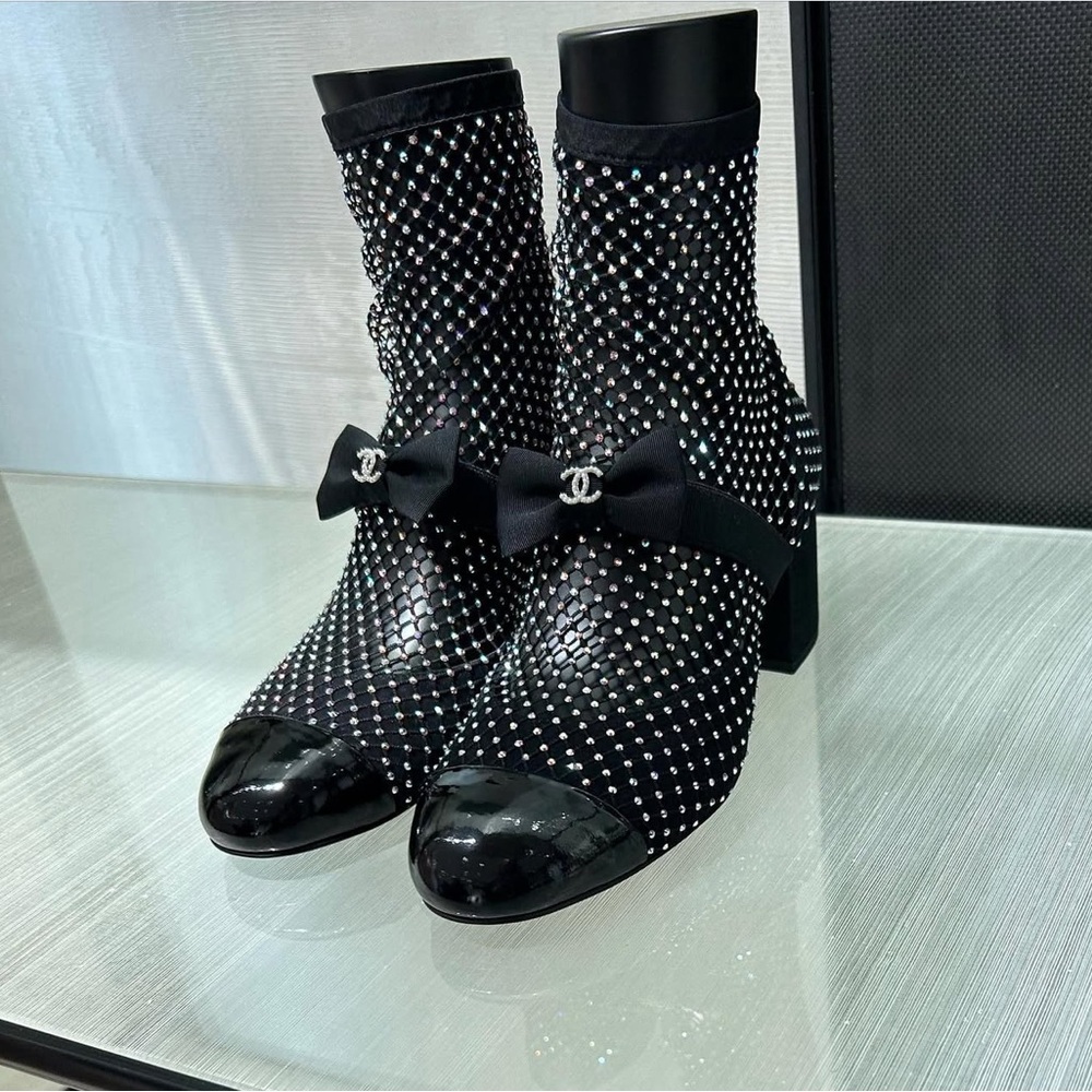 Rare! CHANEL Mary Jane sparkles - New in box, original dustbag, never worn.